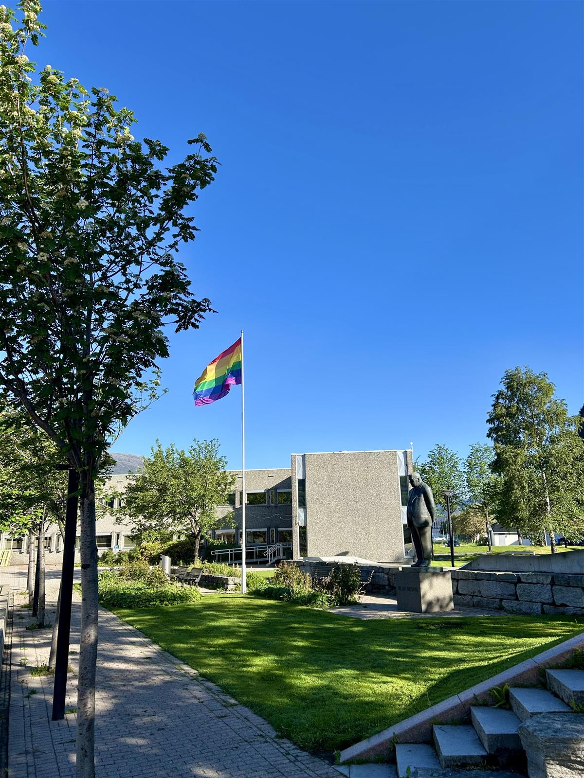 Prideflagg.jpeg - Klikk for stort bilde